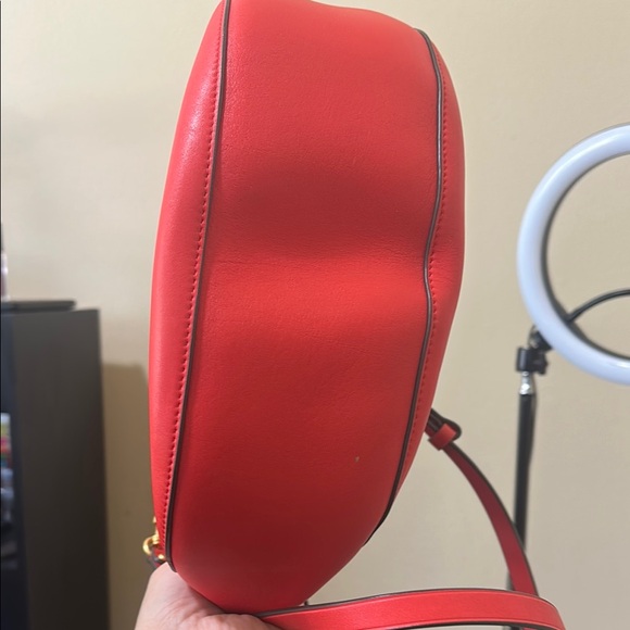 Tory Burch Red Crossbody Bag with Gold Emblem - Picture 4 of 6